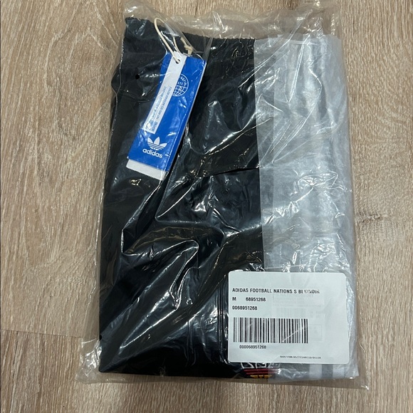 Rare Adidas Originals Football Nations Short - Picture 7 of 12